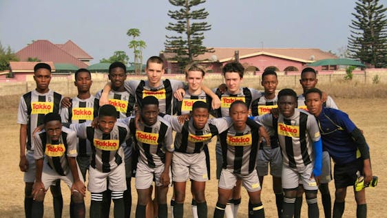 Freiwilligenarbeit in Ghana Football Academy Support