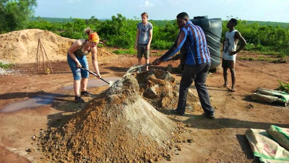 Freiwilligenarbeit in Ghana Construction & Renovation