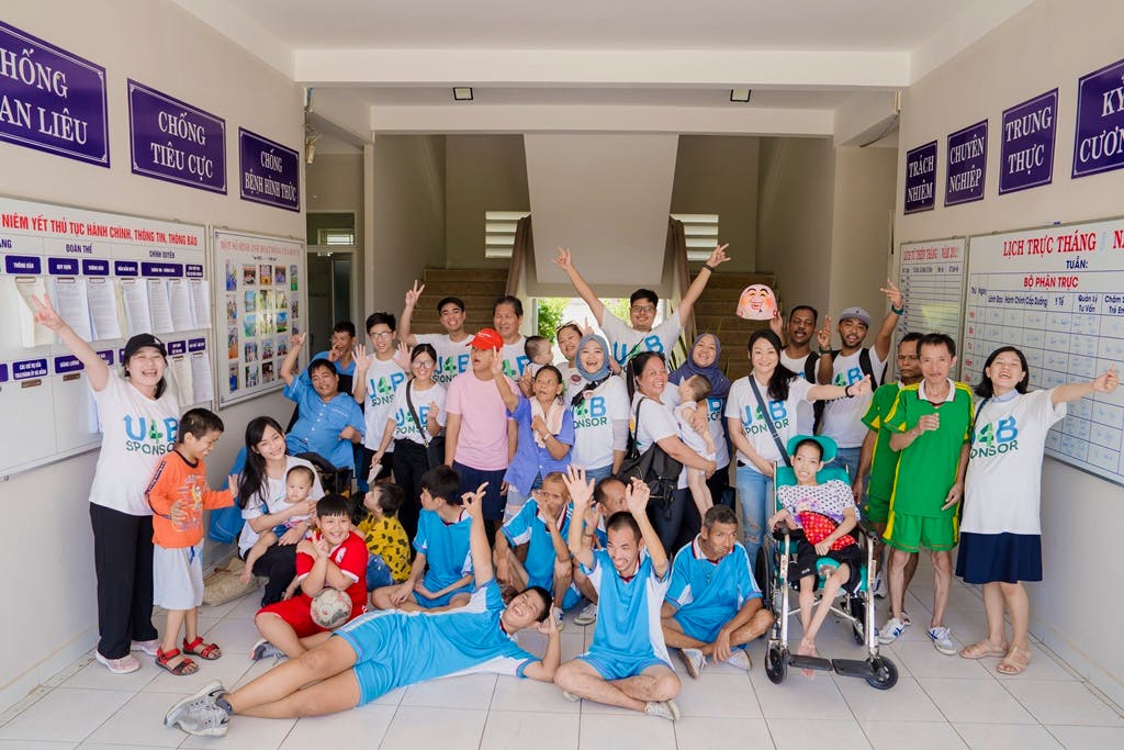 Supporting homeless people at the social support centers 