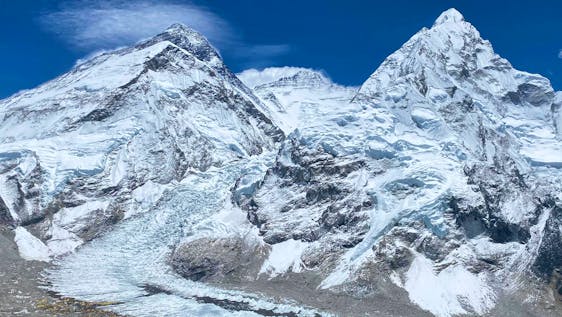 Freiwilligenarbeit im Himalaya-Gebirge Teaching and Trekking on top of the World