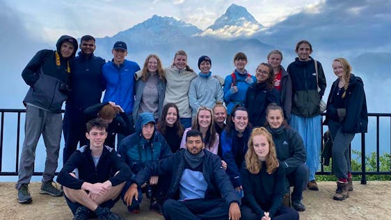 Freiwilligenarbeit im Himalaya-Gebirge Real Nepal Experience