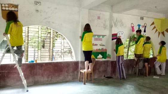 Vrijwilligerswerk in Kolkata Repainting and Renovation Of School
