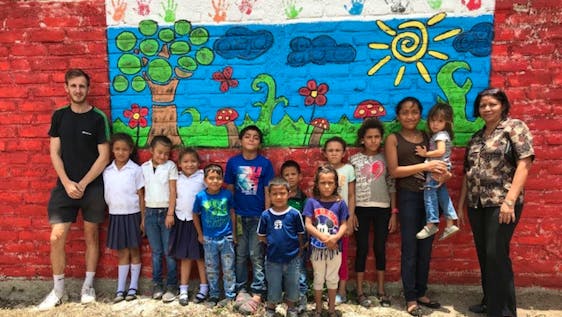Volunteer in Honduras Teacher at Local Kids' Dining Room