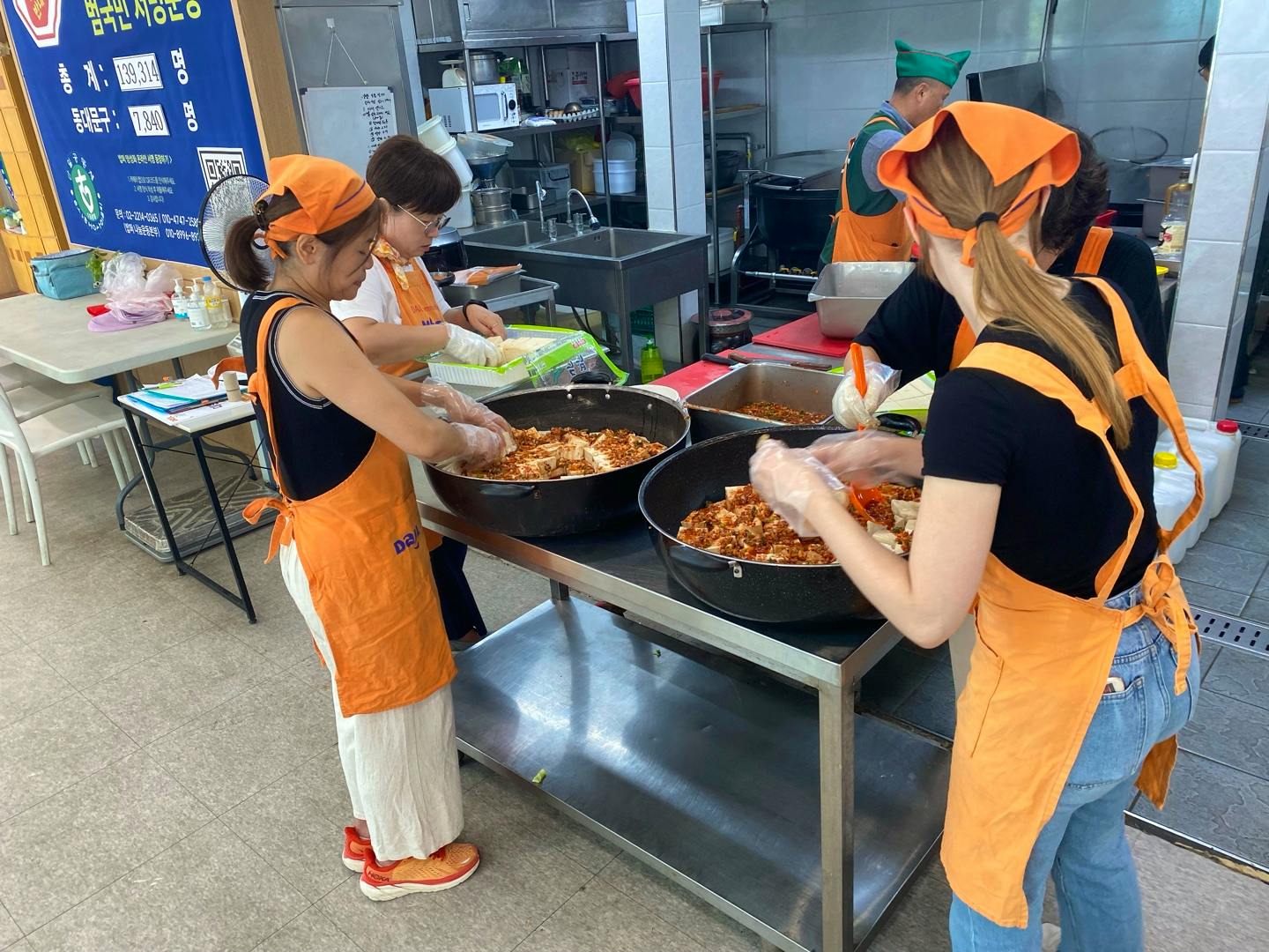 Soup Kitchen Support Volunteer In South Korea 2025 Cooking At Soup Kitchen
