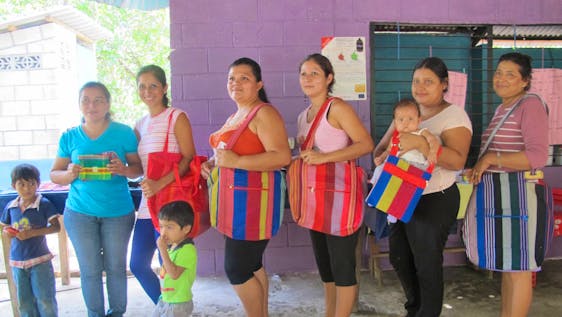 Volontariato a El Salvador Women's Small business Assistant