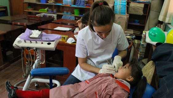 Freiwilligenarbeit in Cusco Dental Care Assistant