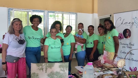 Voluntariado no Panamá Supporter at a Workshop for Women
