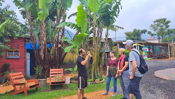 Voluntariado en Antigua Eco Farm Worker