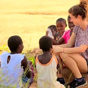 Voluntário em África | Programas, Orientação & Revisões