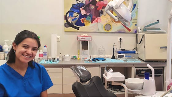 Volunteer in Greece Dental Shadowing in clinics