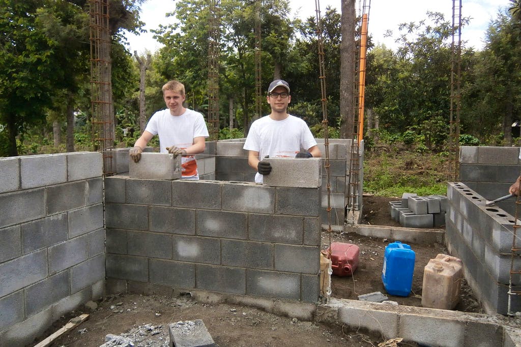 Volunteers in Guatemala, Building project
