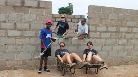 Bénévolat au Swaziland Construction Helper for Neighbourhood Care Points