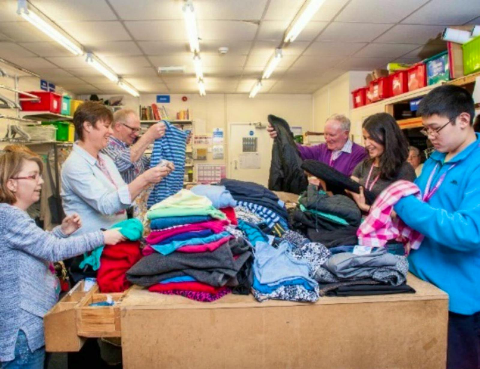 Charity Shop Helper Fais du bénévolat en Irlande 2023
