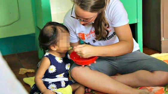 Voluntariado em um Orfanato Orphanage Childcare and Education Helper