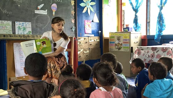 Englisch unterrichten im Ausland Local Kindergarten Teaching Support