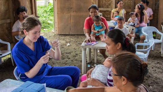 Voluntariado nas Filipinas Rural Health Clinic Assistant