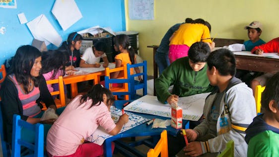 Mission humanitaire en Bolivie Kids Activities in Community Center