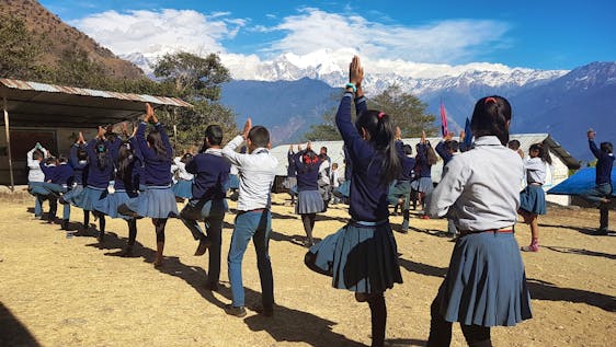 Freiwilligenarbeit im Himalaya-Gebirge Mountain Village Teacher