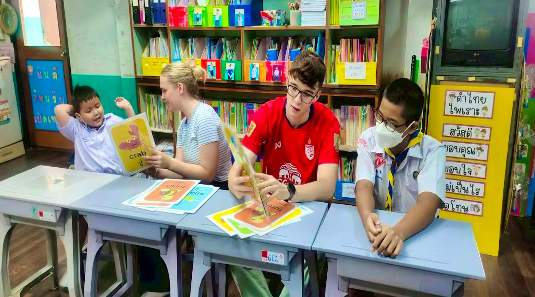 Floating Market + Umbrella Market + Cooking Class + Volunteer to help the local