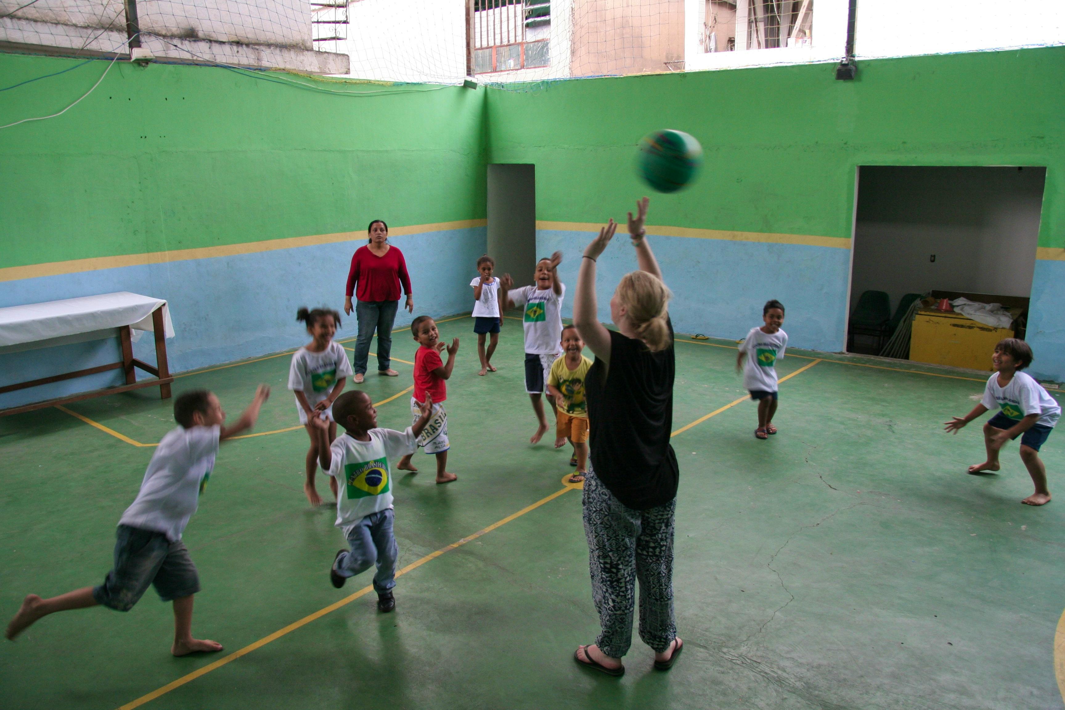 Children's games in Brazil - A Dica do Dia, Free Portuguese - Rio & Learn