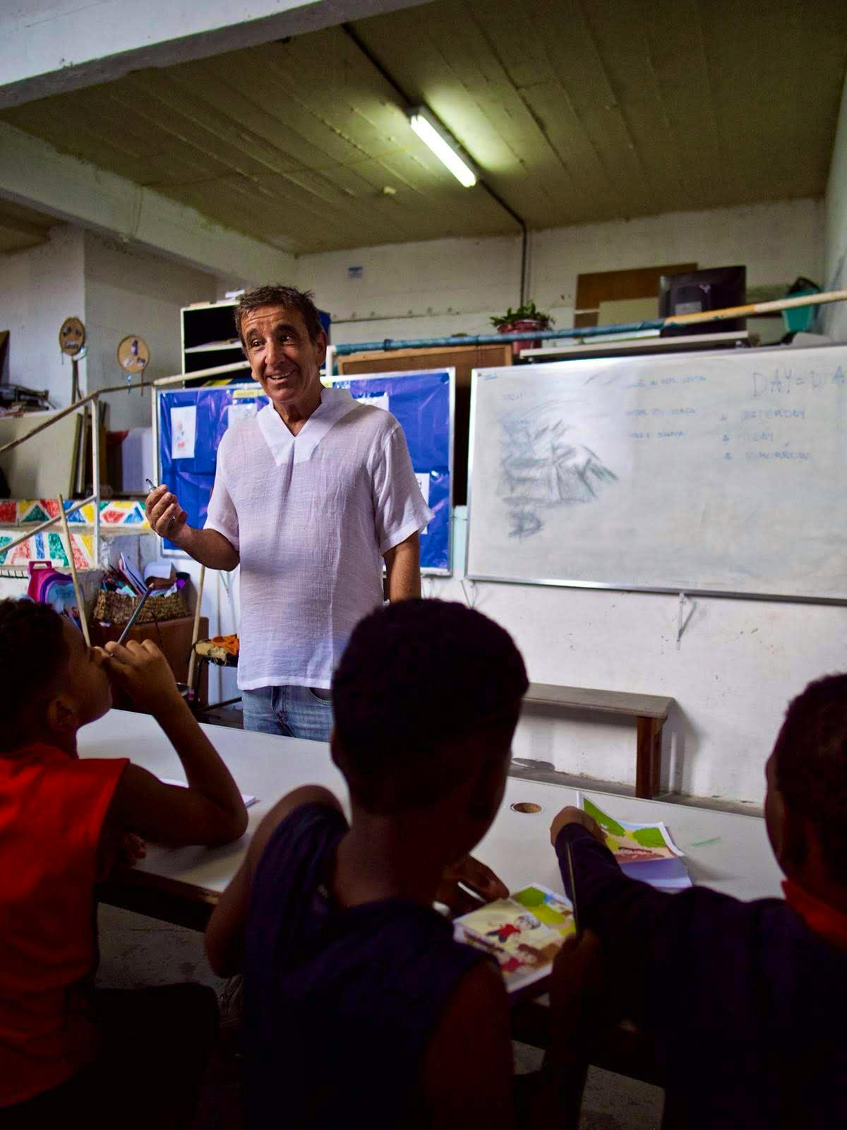 Brazil　to　in　Volunteer　English　Adults　Children　Teaching　2023