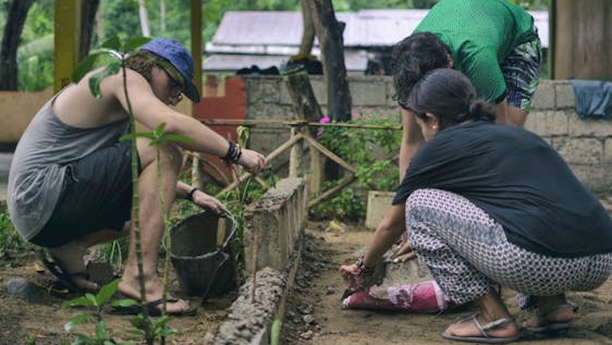 Voluntariado nas Filipinas Repair and Renovate Local Community Houses