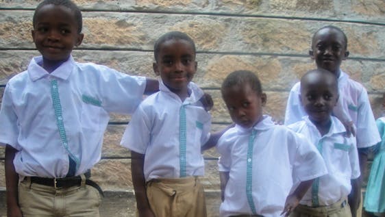 Volunteer in Nairobi Teaching in Grade 1 Class