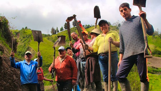 Community 'Minga' (group work day) to clean the irrigation canals