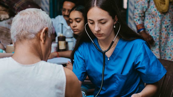 Krankenschwester im Ausland India Medical Volunteers